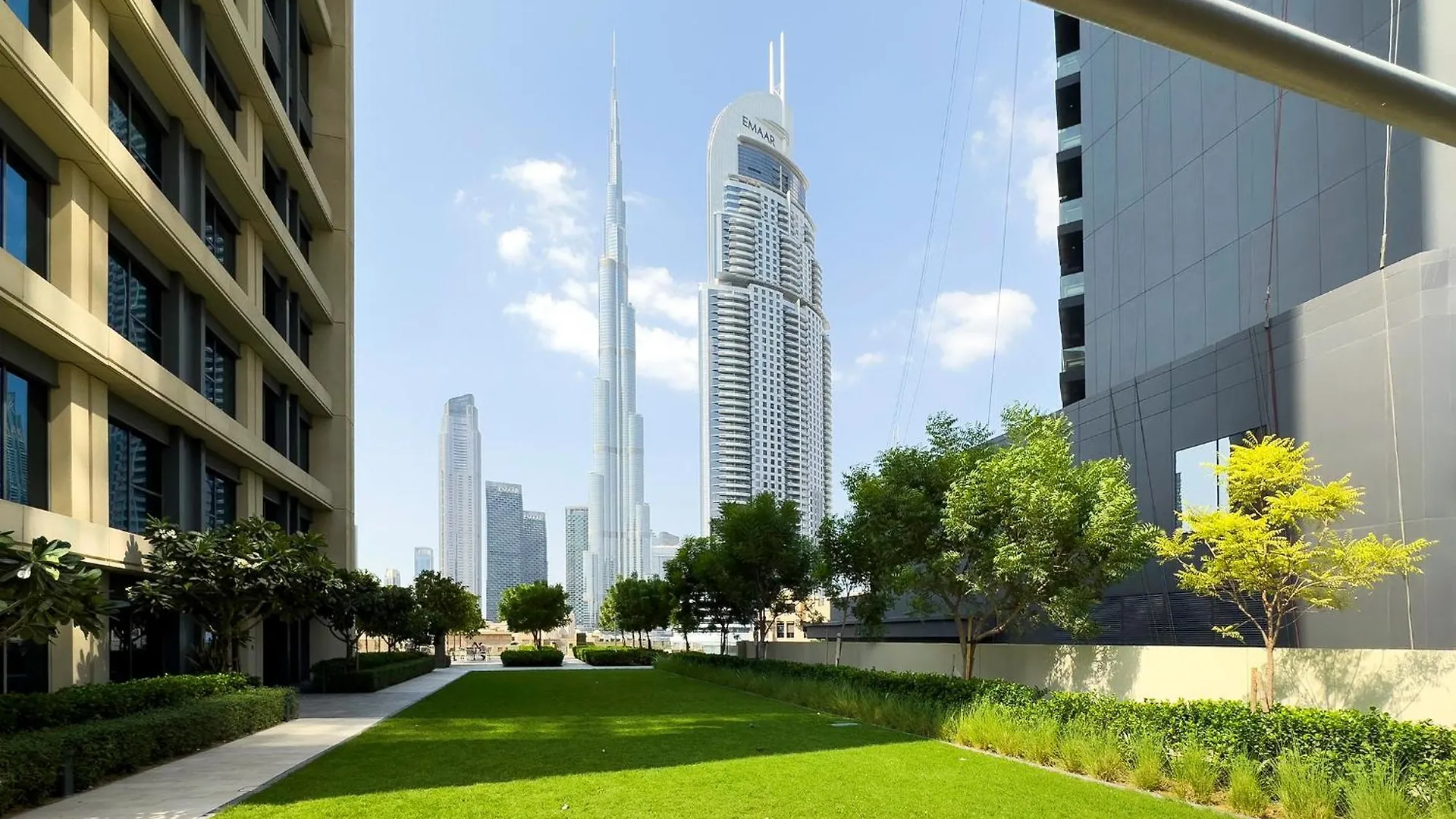 Stunning 2Br Burj Khalifa View Apartment Dubai