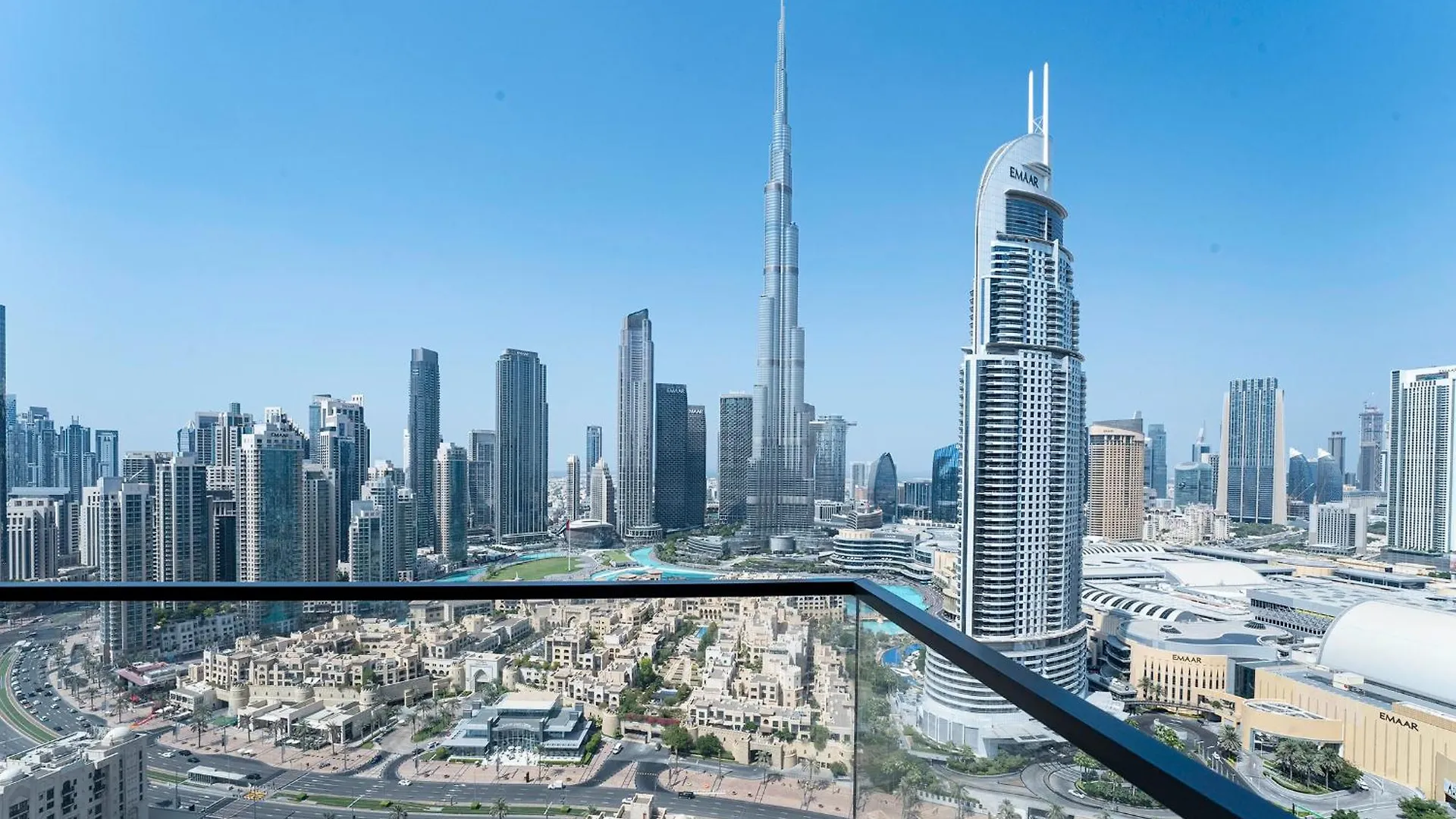 Stunning 2Br Burj Khalifa View Apartment Dubai