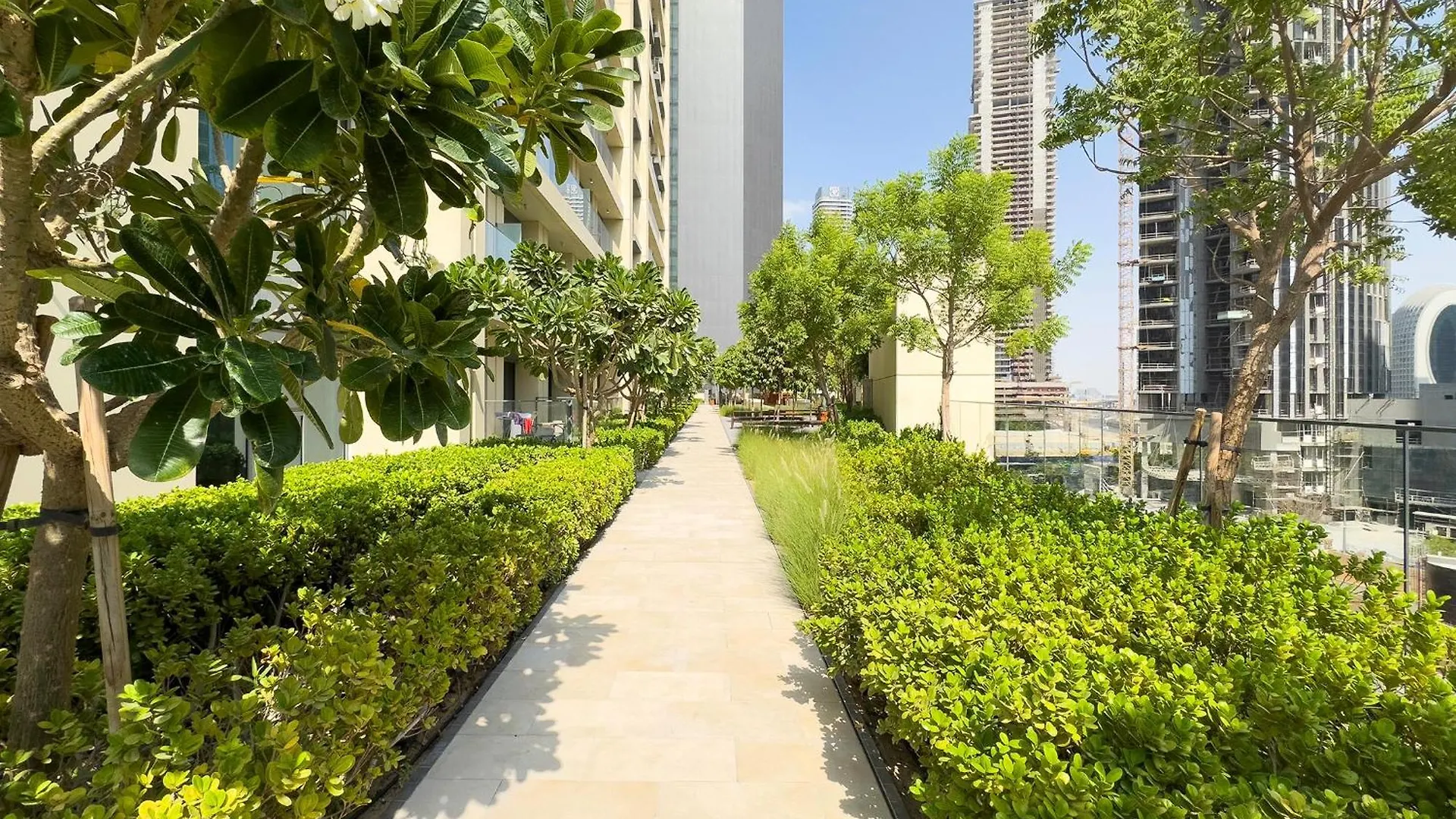 Stunning 2Br Burj Khalifa View Apartment Dubai
