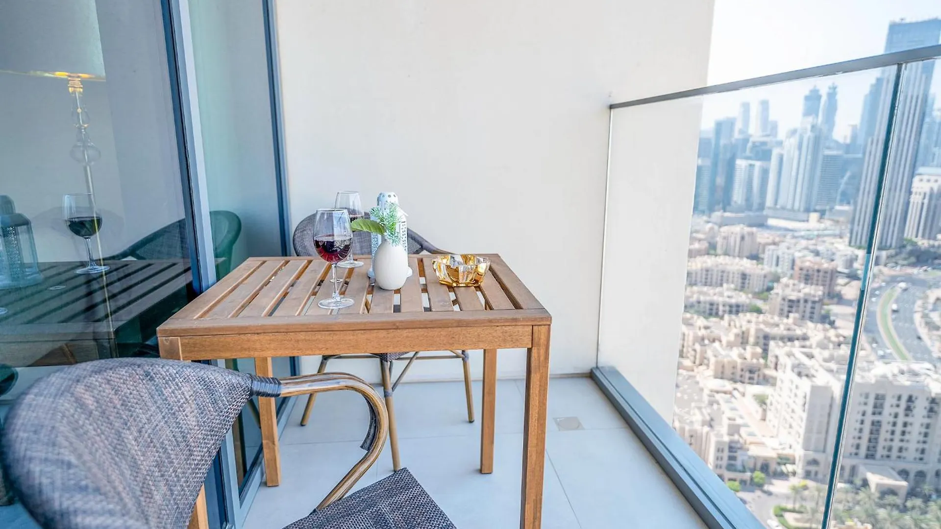 Stunning 2Br Burj Khalifa View Apartment Dubai