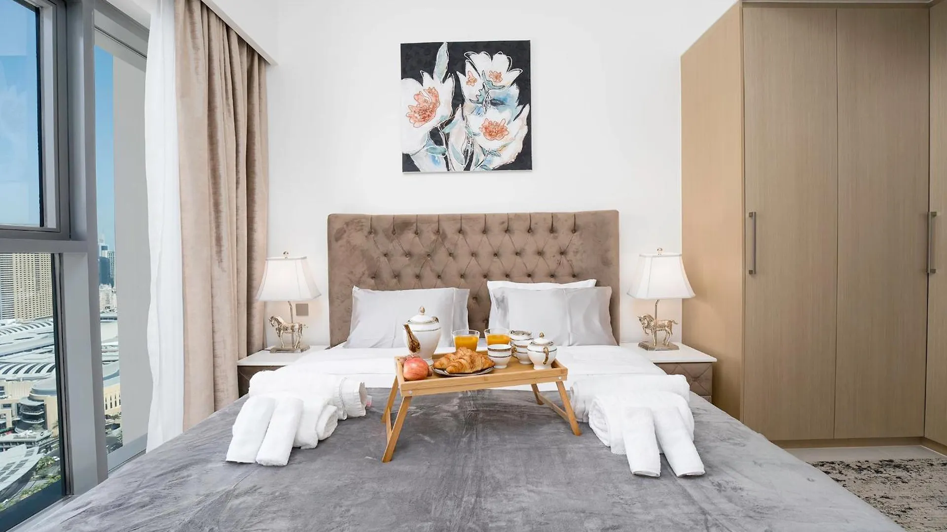 Stunning 2Br Burj Khalifa View Apartment Dubai