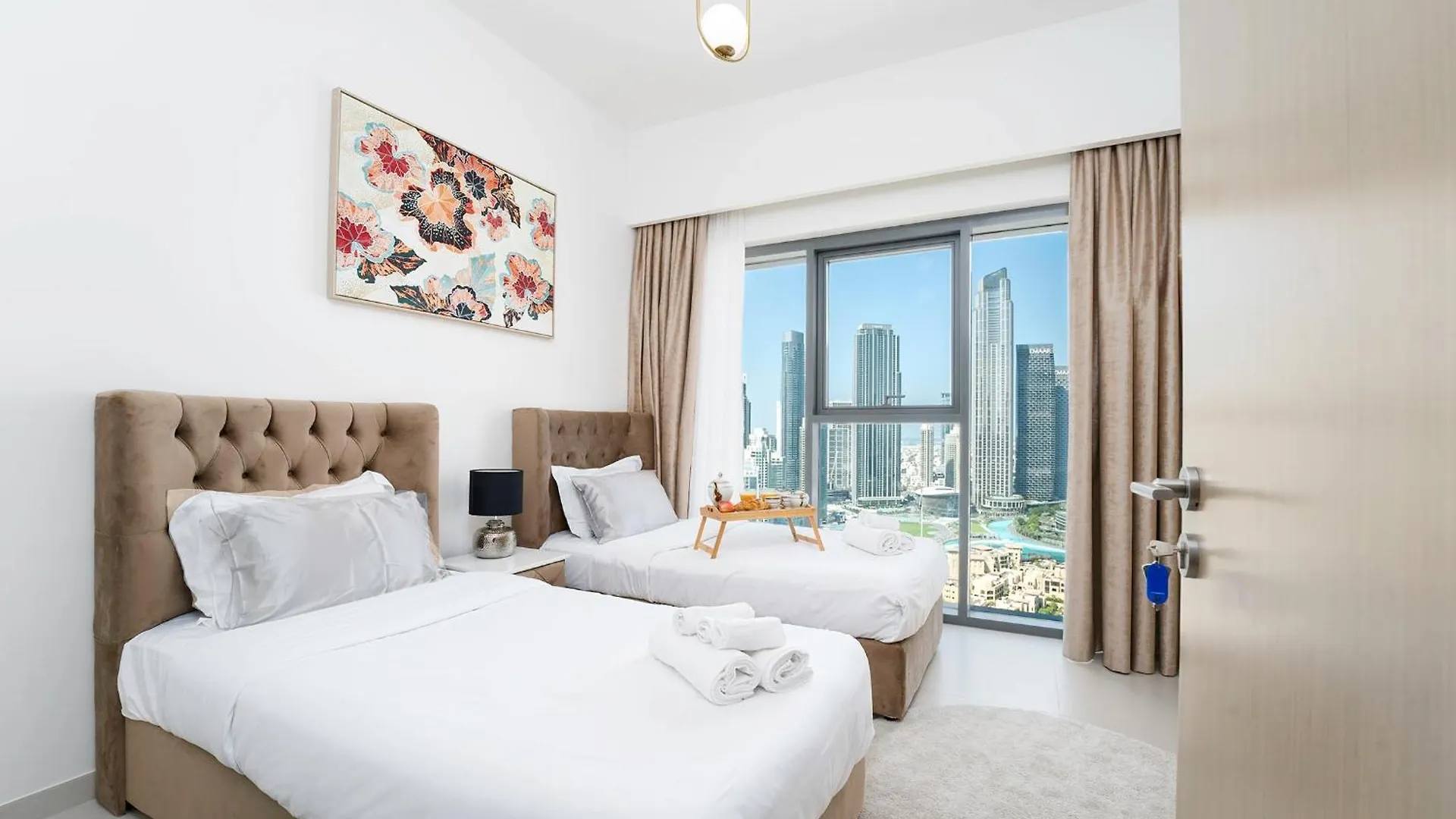 Stunning 2Br Burj Khalifa View Apartment Dubai