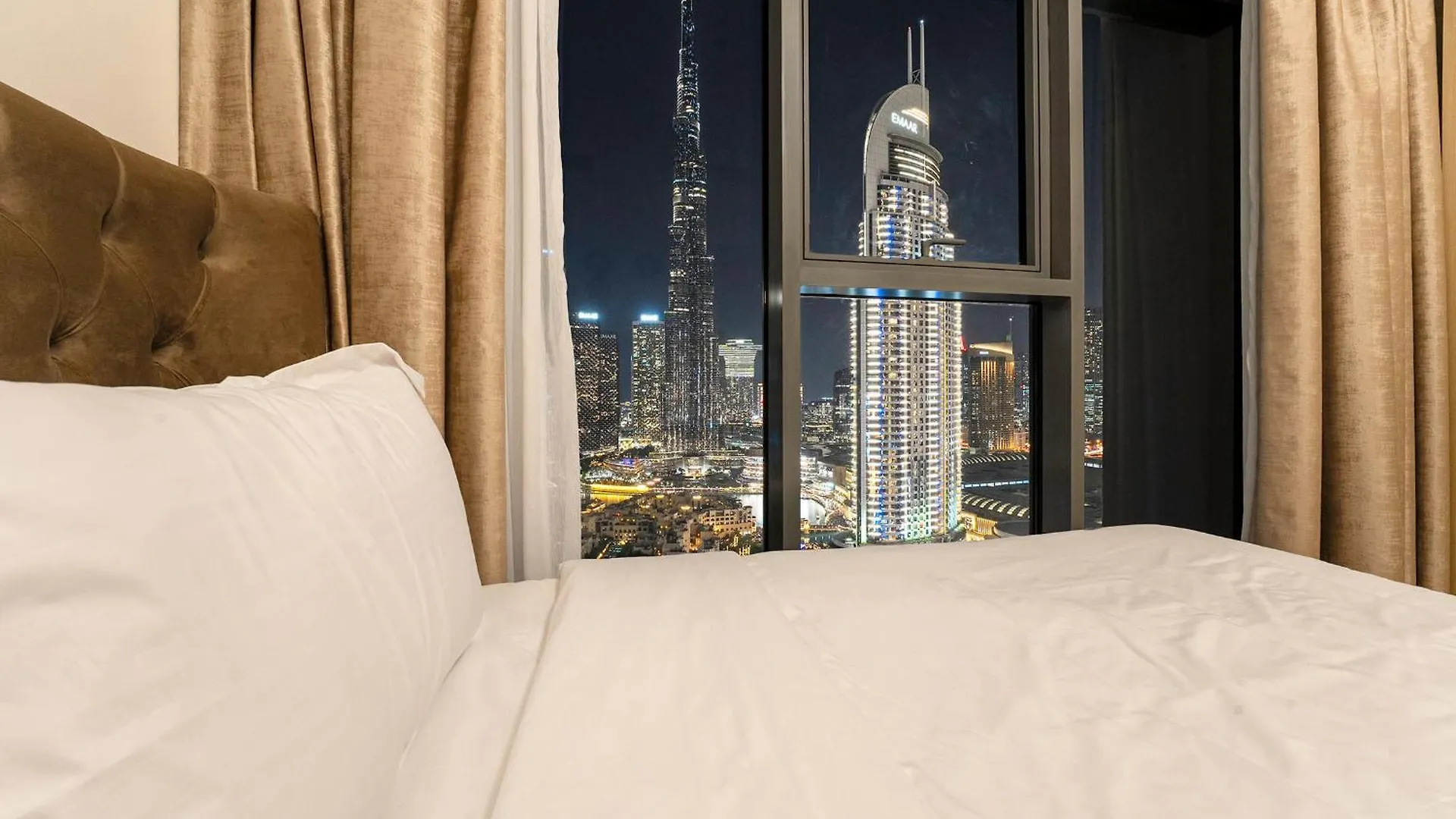 Stunning 2Br Burj Khalifa View Apartment Dubai