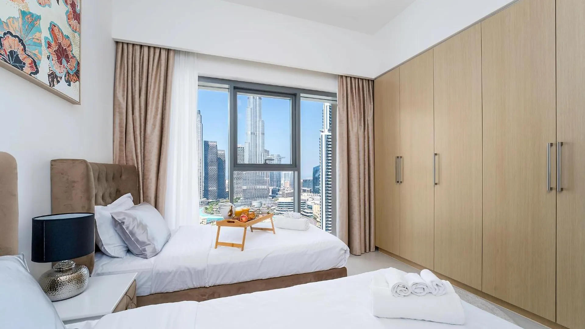 Stunning 2Br Burj Khalifa View Apartment Dubai