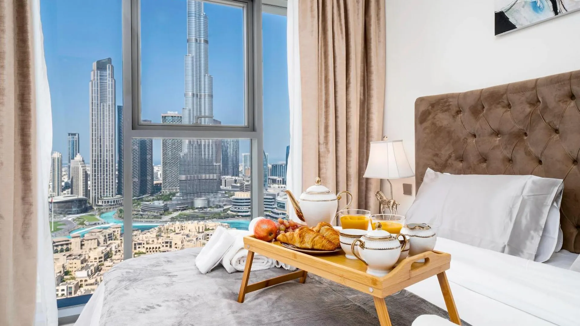 Stunning 2Br Burj Khalifa View Apartment Dubai